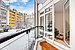 Zugang zum ruhigen Balkon