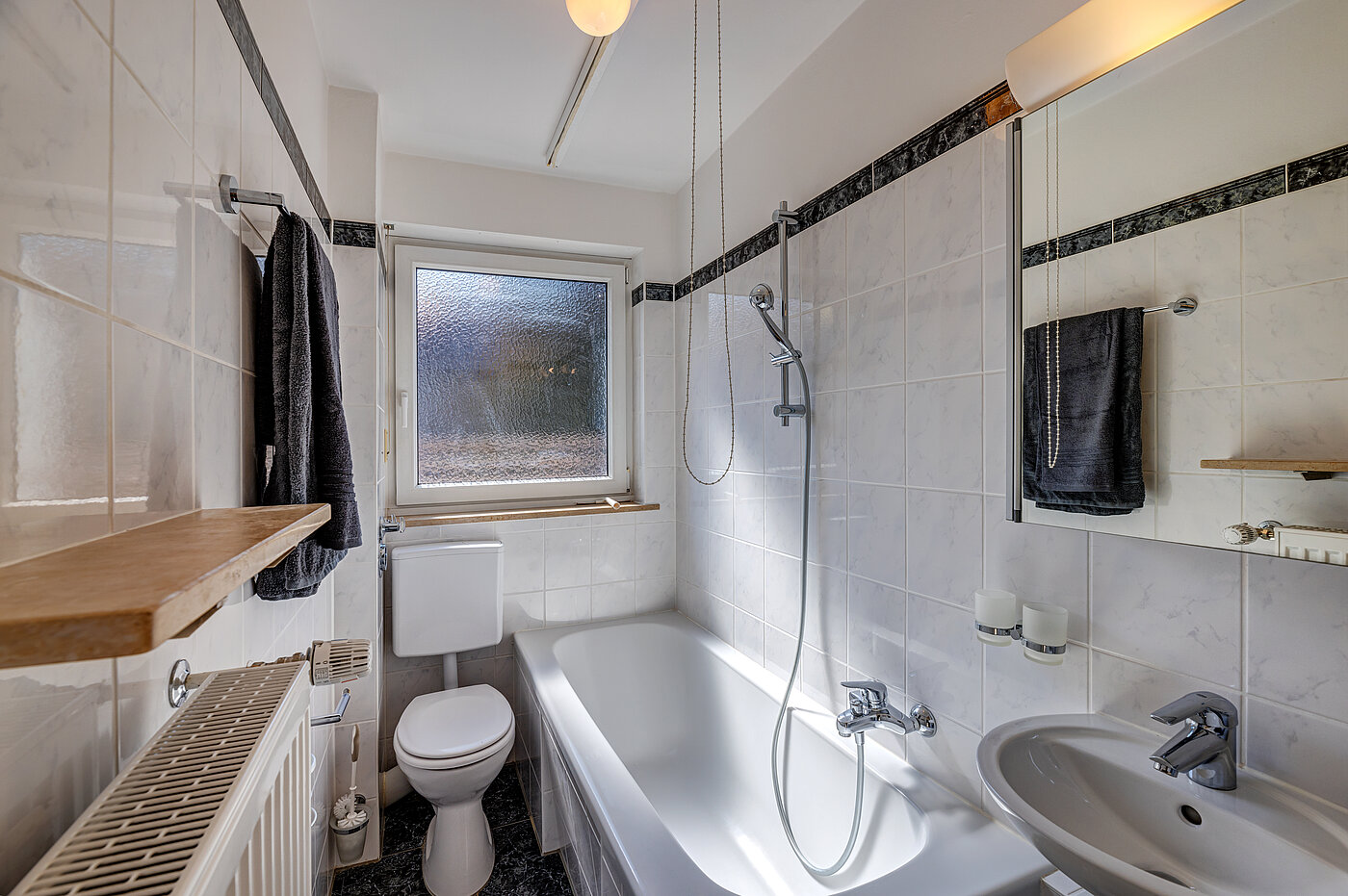 Appartamento a 1 camera | München-Schwabing | 70449 | ...Wannenbad mit Fenster