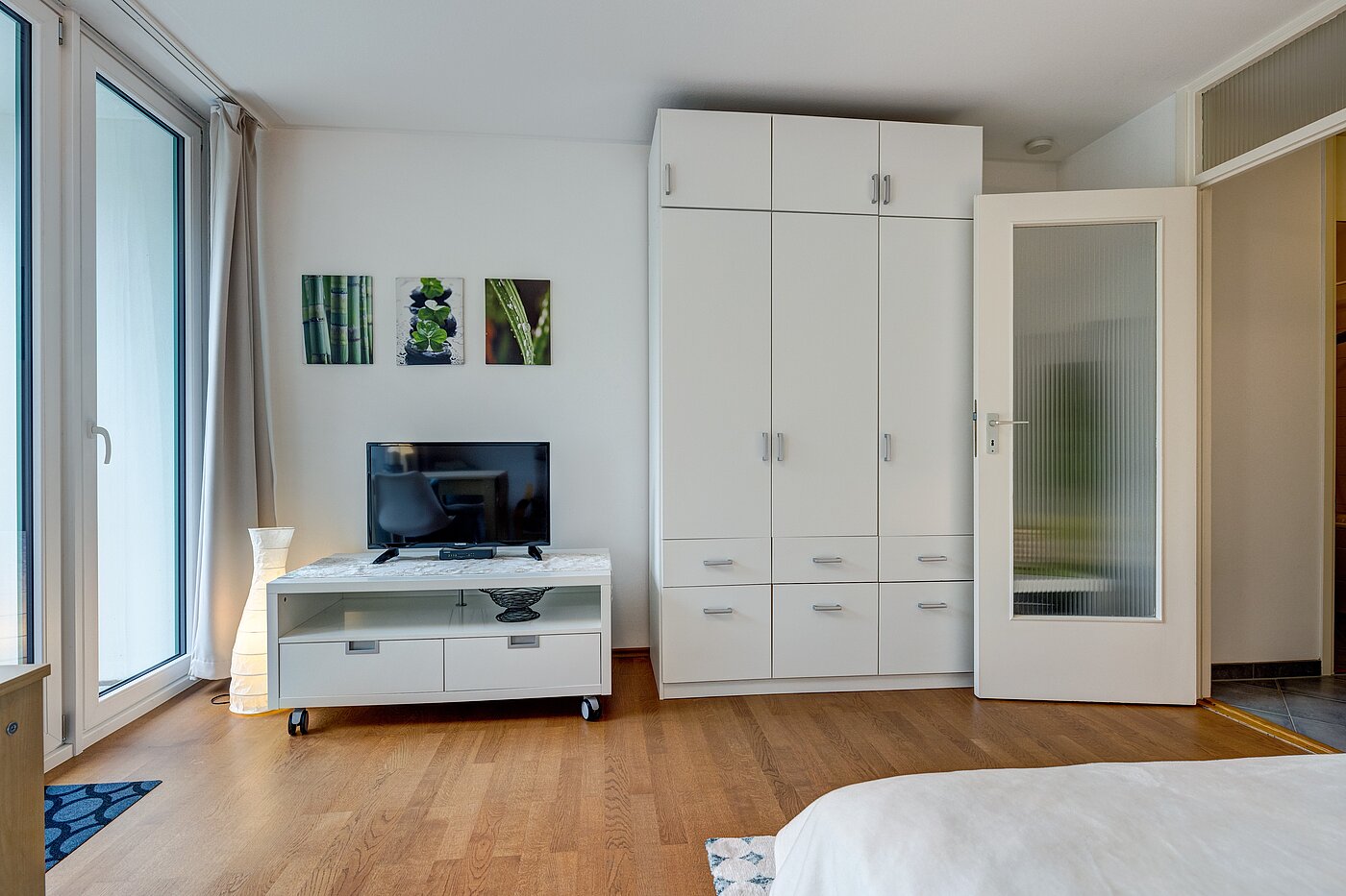 Appartamento a 1 camera | München-Johanneskirchen | 2204ML7 | TV und Kleiderschrank