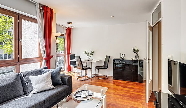 Appartamento a 3 camere | München-Schwabing | 2202ML12 | Das Wohnzimmer mit...