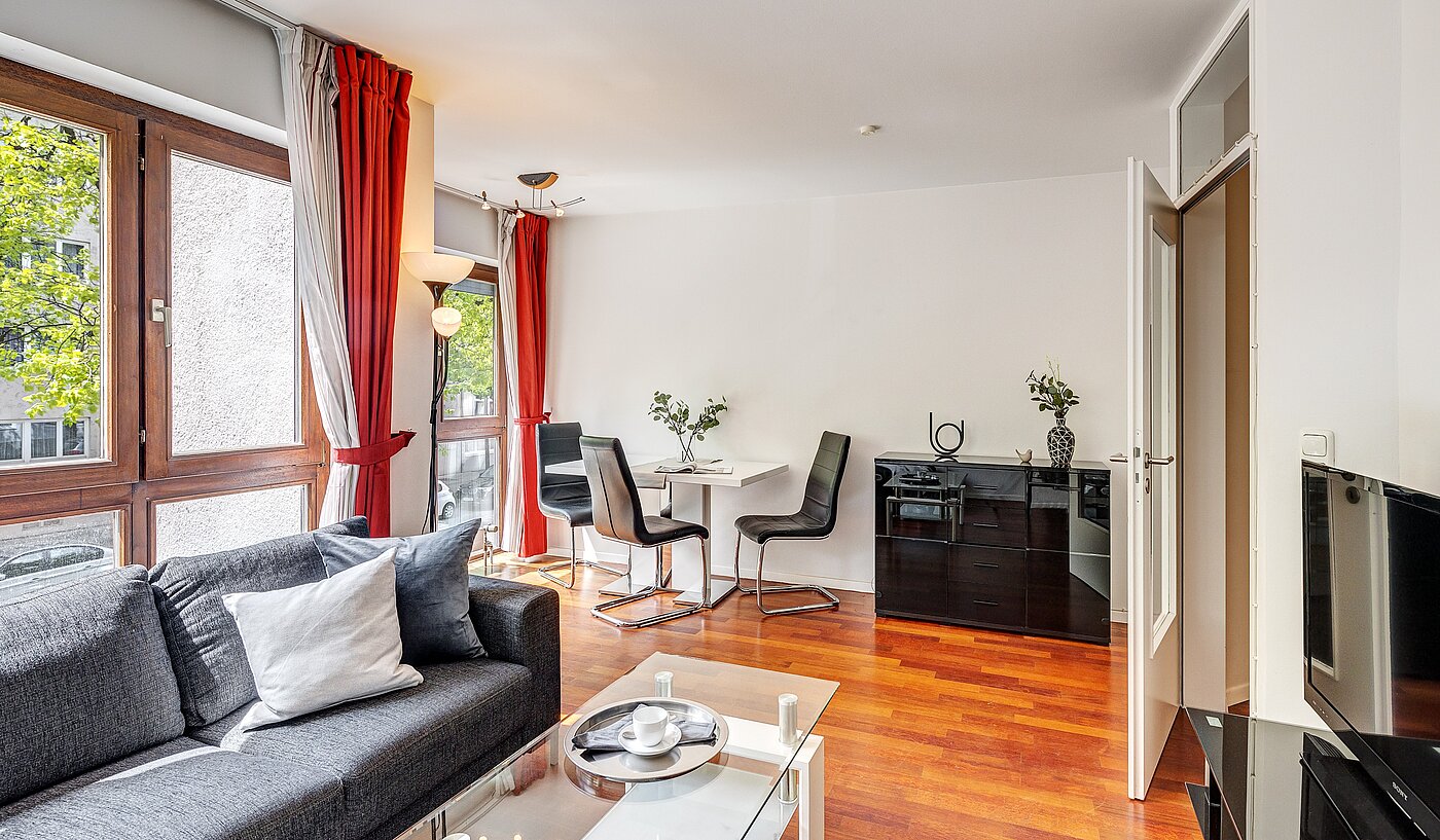 Appartamento a 3 camere | München-Schwabing | 2202ML12 | Das Wohnzimmer mit...