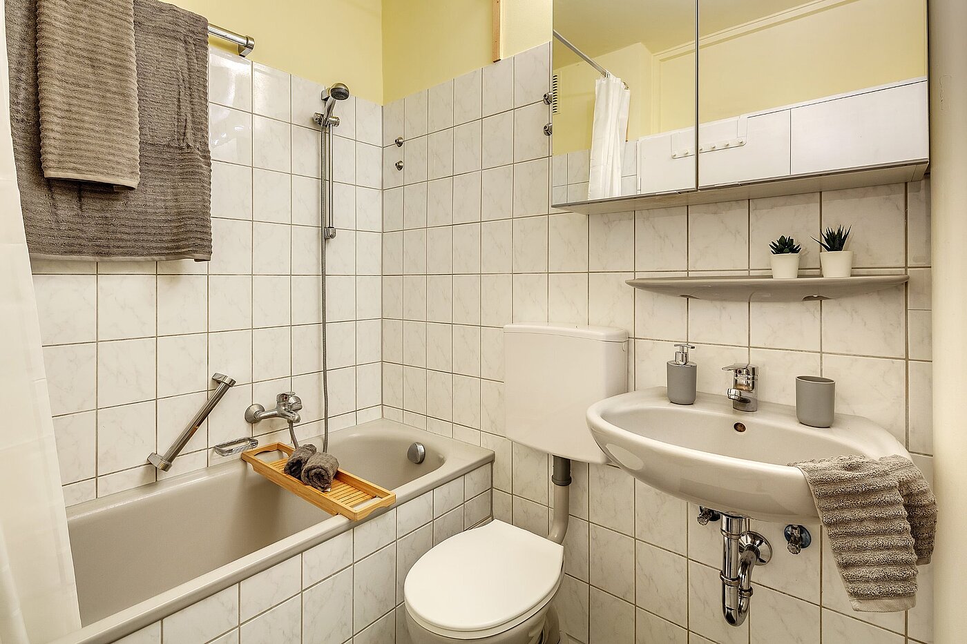Appartamento a 1 camera | München-Haidhausen | 2001ML3 | Bad mit Wanne