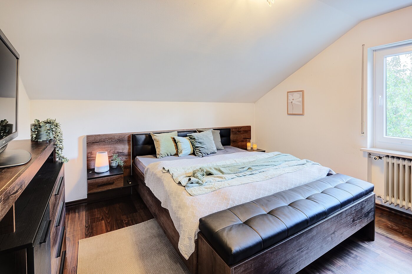 Appartamento mansardato a 3 camere | Karlsfeld | 70217 | Schlafzimmer mit...