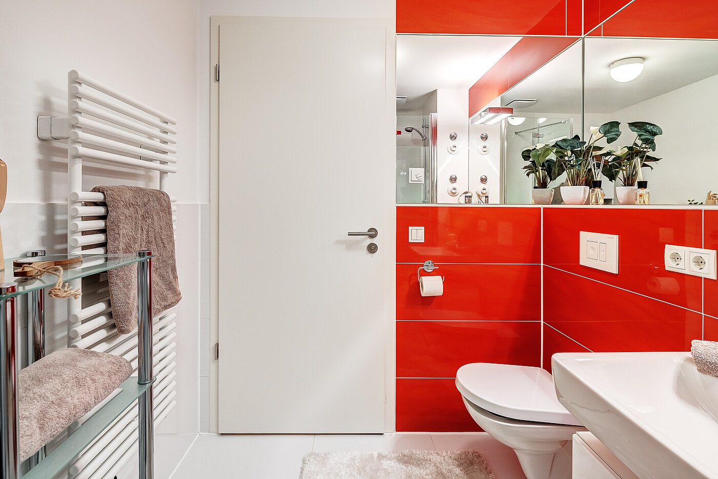Appartamento al piano terra a 2 camere | München-Riem | 2201ML1 | Stylisches Bad mit Handtuchheizkörper,...