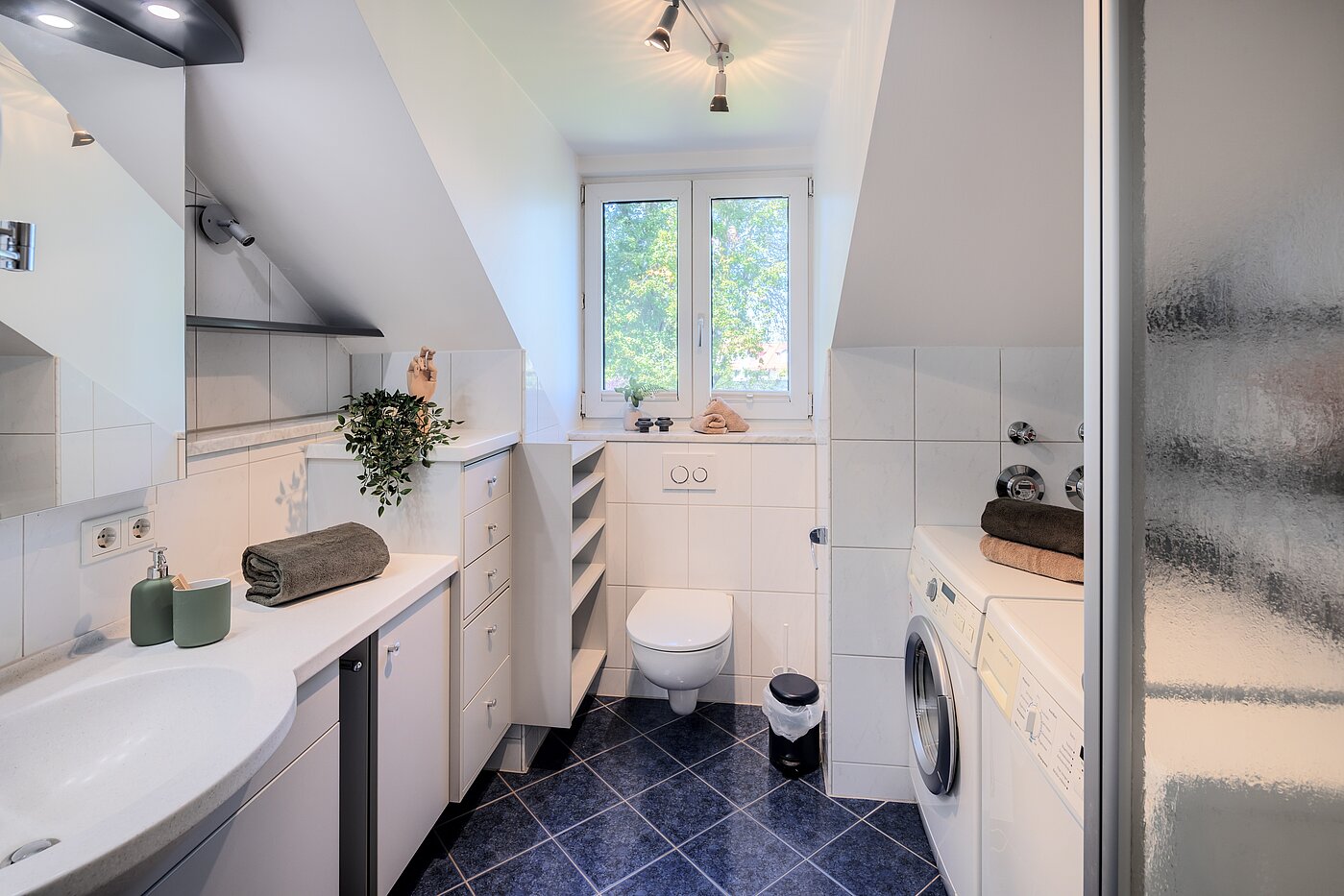 Appartamento mansardato a 3 camere | 70501 | Badezimmer mit