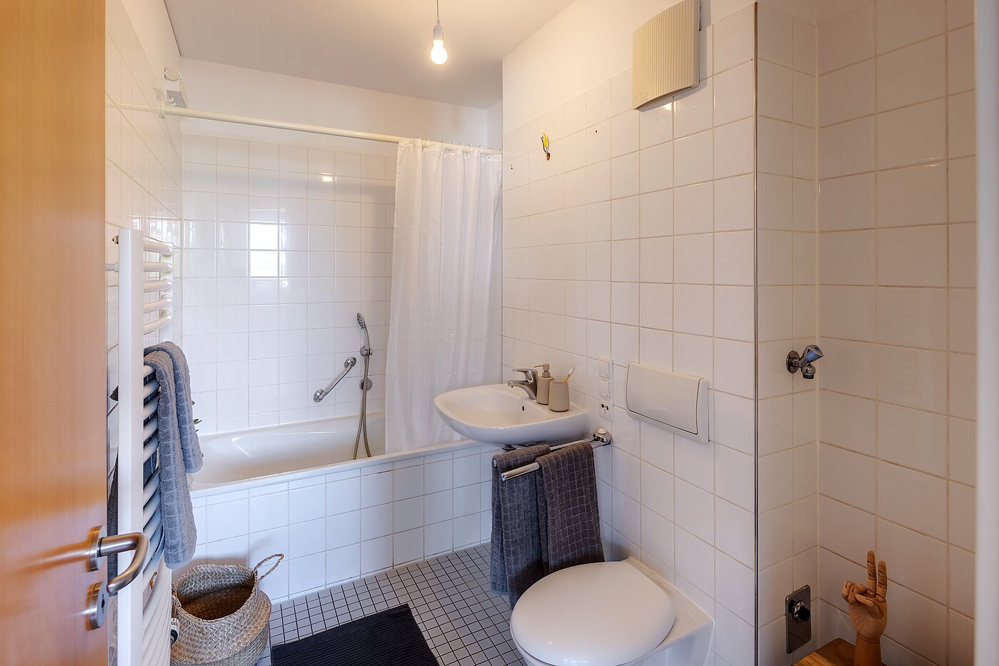 Appartamento a 2 camere | München-Schwanthalerhöhe | 2206ML11 | Das Wannenbad mit Anschluss f.d. Waschmaschine ...
