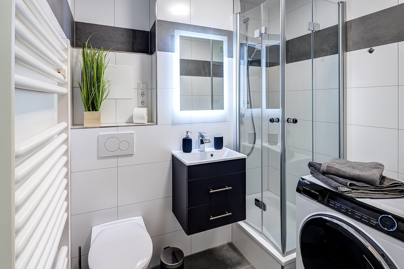 Apartment a 1 camera | München-Milbertshofen | 70183 | Badezimmer mit Waschtrockner