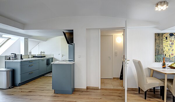 Appartamento mansardato a 4.5 camere | München-Ludwigsvorstadt | 70461 | Wohnen / Essen