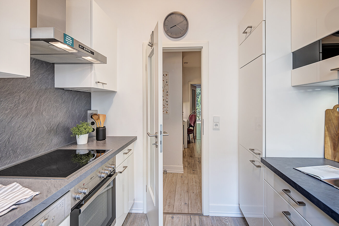 Appartamento al piano terra a 2 camere | München-Schwabing | 70394 | ...separate Küche