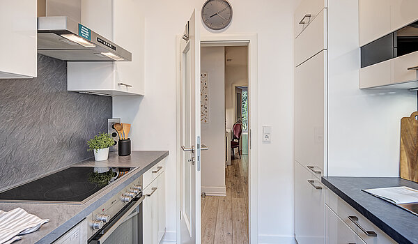 Appartamento al piano terra a 2 camere | München-Schwabing | 70394 | ...separate Küche