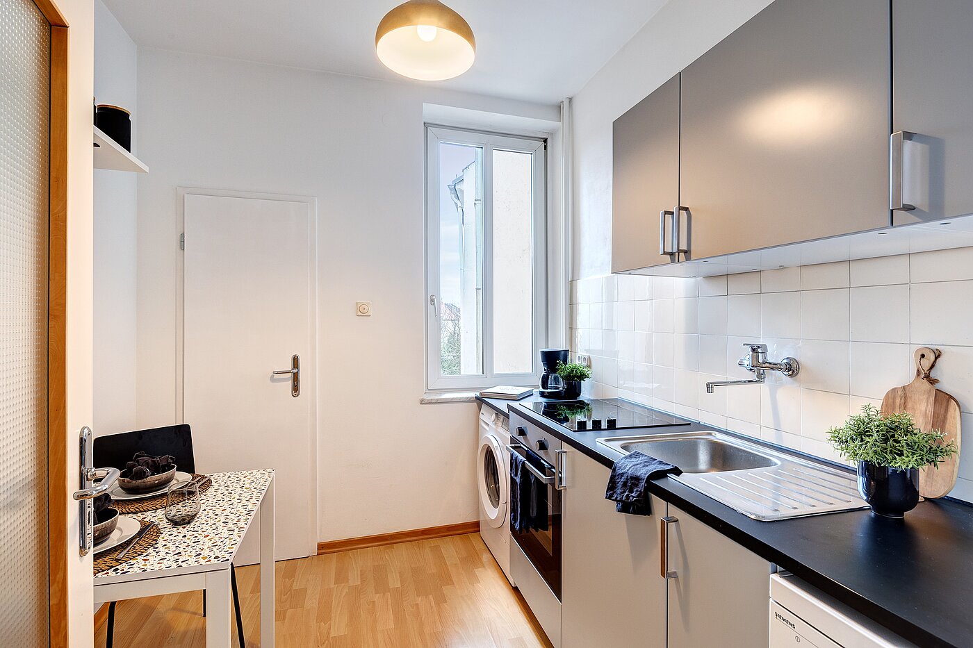 Appartamento a 1 camera | München-Schwabing | 701051 | Kleine Wohnküche
