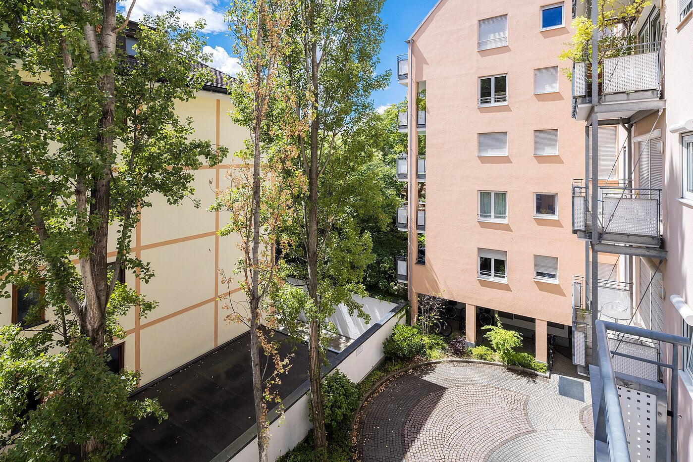 Appartamento a 1 camera | München-Maxvorstadt | 2206ML5 | ...begrünten Innenhof