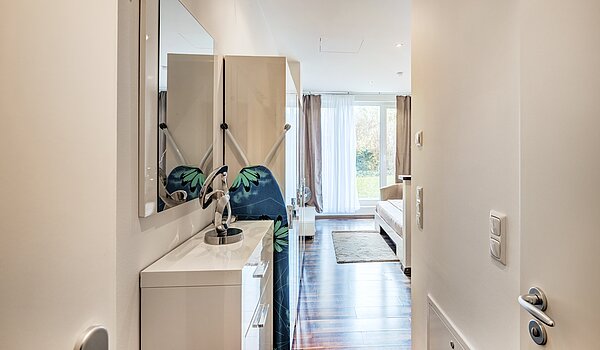 Appartamento al piano terra a 4 camere | München-Neuhausen | 70471 | Flur vom Eingang kommend