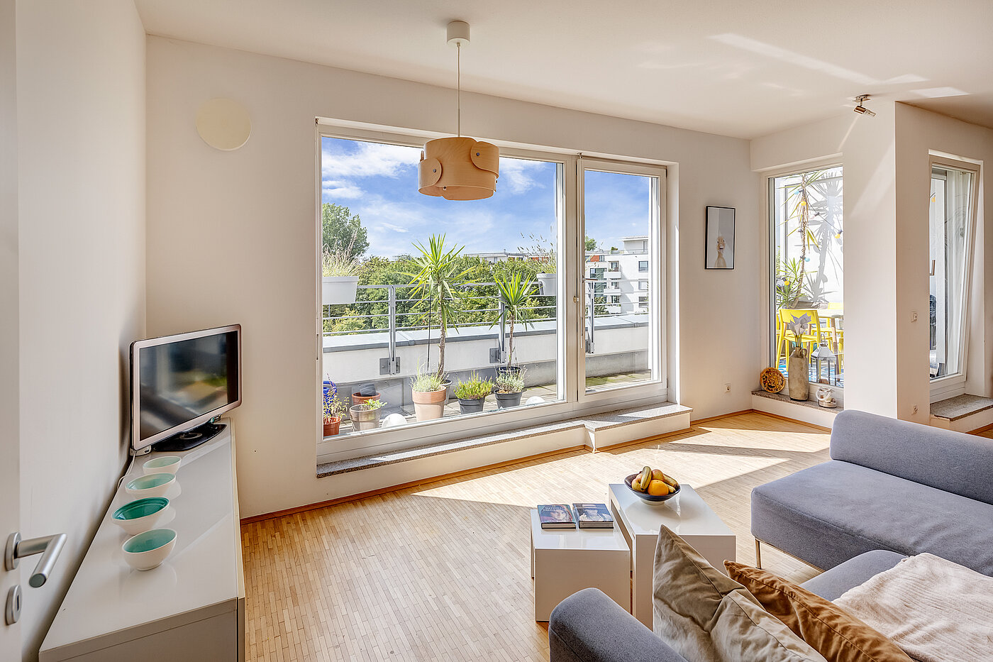 Appartamento a 2 camere | München-Schwabing | 70153 | ...mit großer Fensterfront