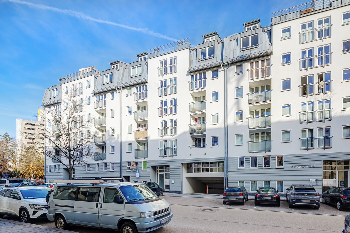 Appartamento a 2 camere | München-Schwabing | 70102 | Ansicht von der Straße...