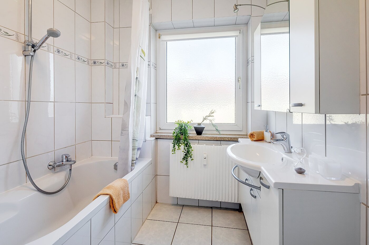 Appartamento a 4 camere | München-Berg am Laim | 2002ML3 | Badezimmer mit Badewanne