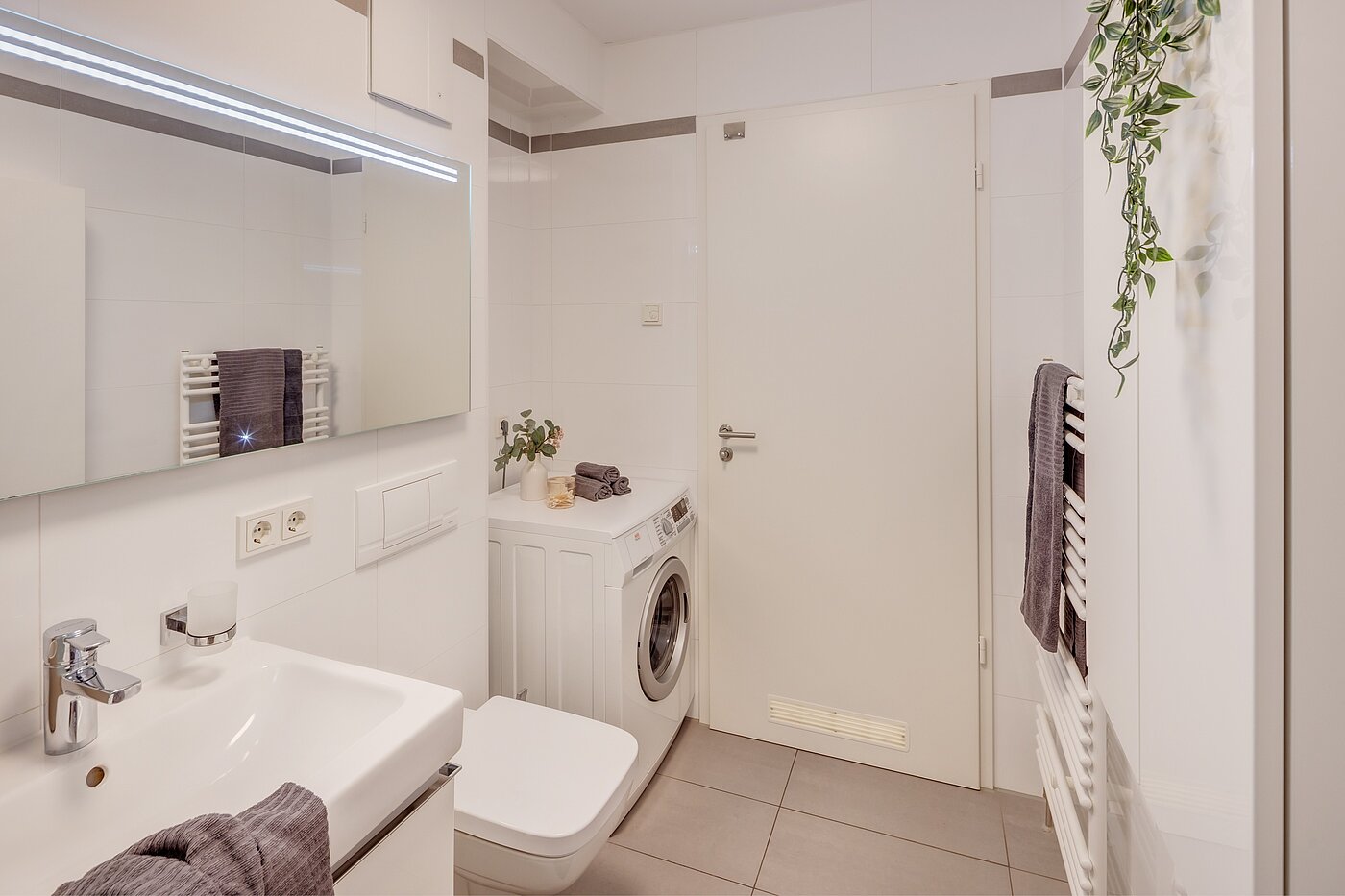 Appartamento a 2.5 camere | München-Obergiesing | 70270 | Waschmaschine im Bad