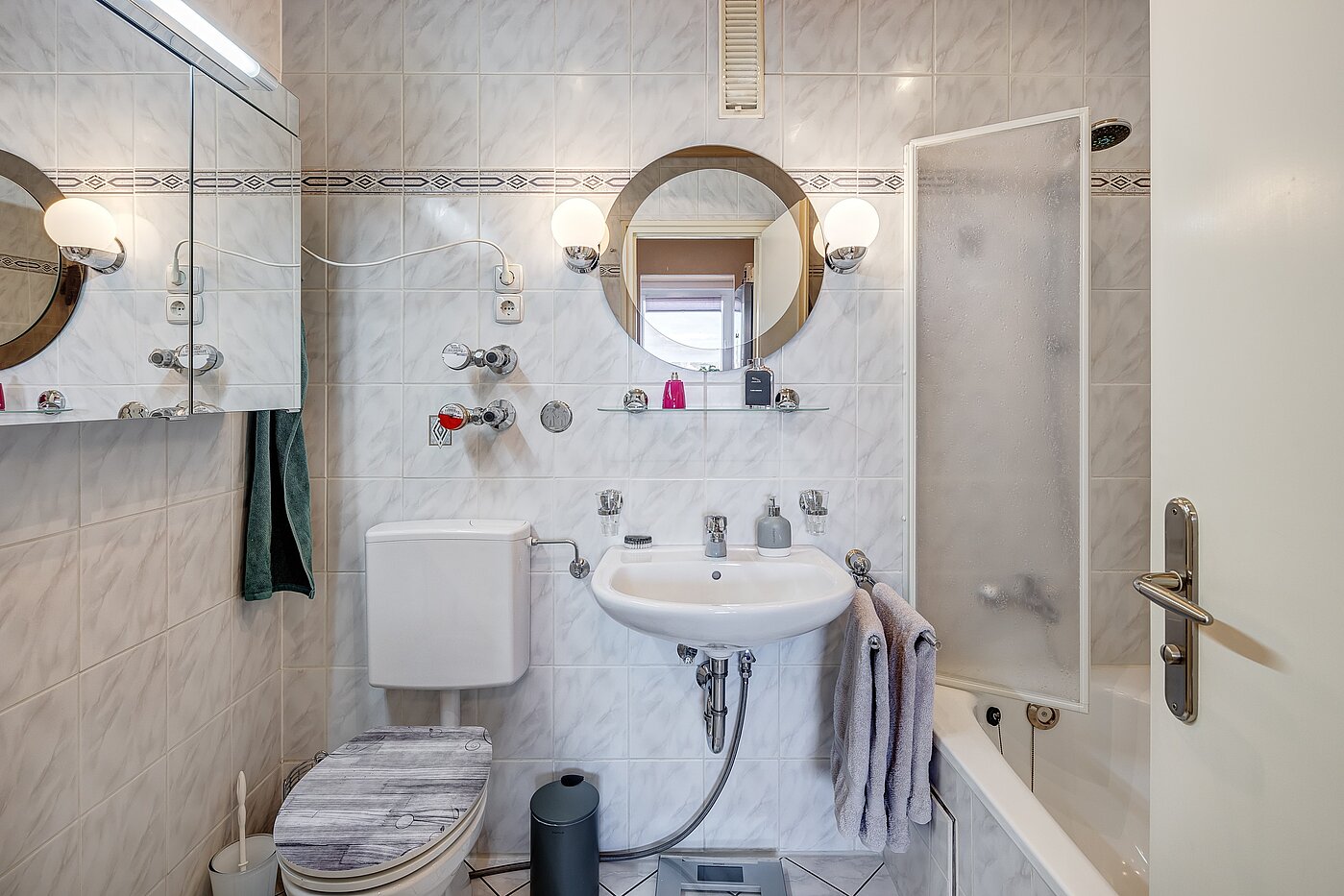 Appartamento a 3 camere | München-Feldmoching | 2201ML2 | Marmoriert gefliestes Wannenbad...