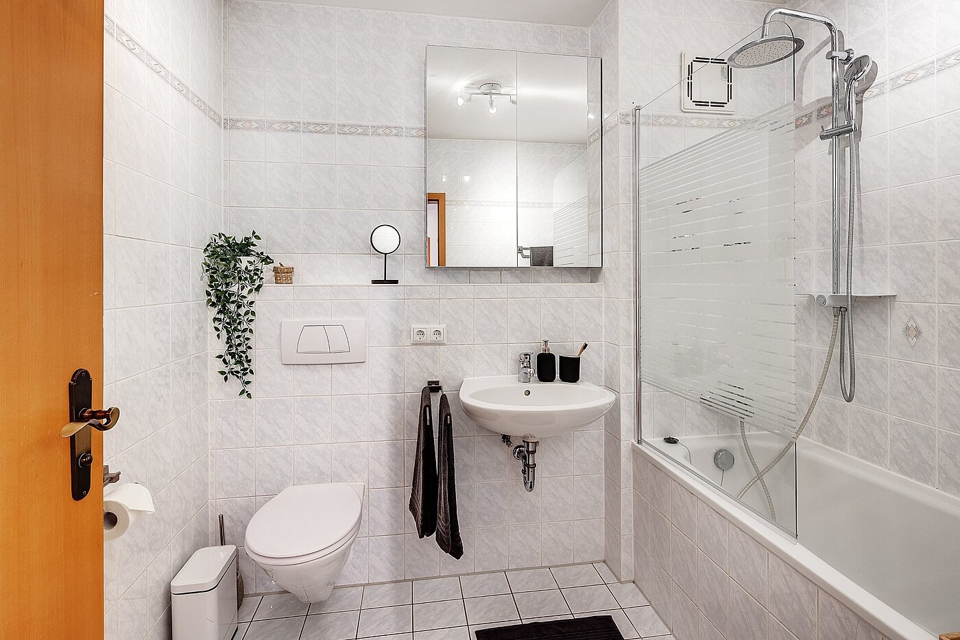Appartamento a 3 camere | München-Hasenbergl | 2105ML10 | Bad mit Wanne