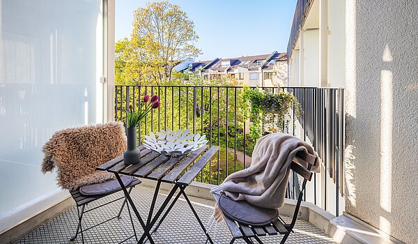 Apartment a 1.5 camere | München-Bogenhausen | 70378 | ...auf dem Balkon...