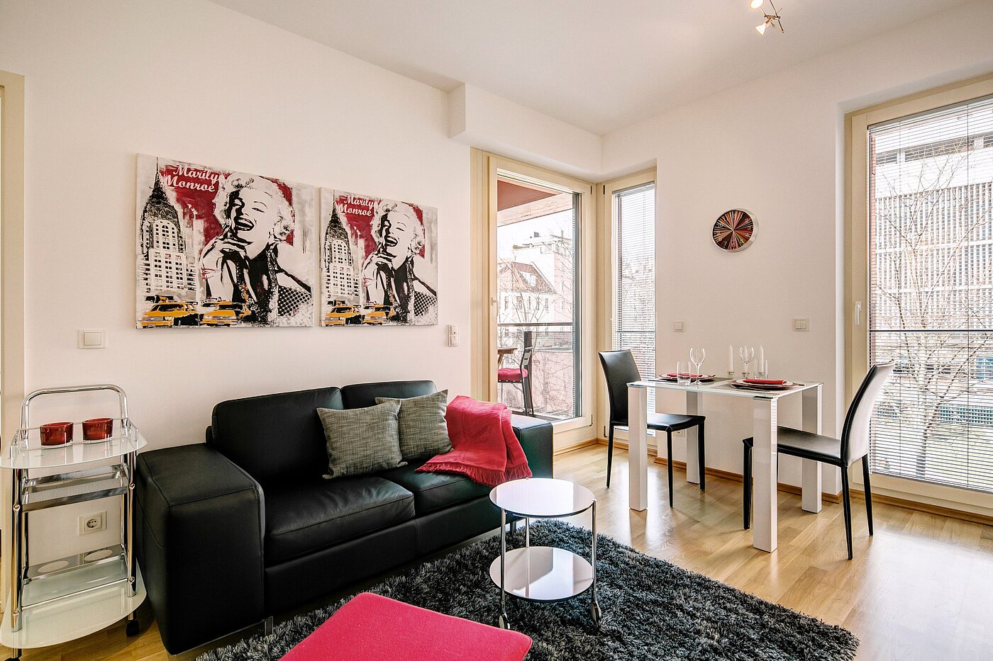Appartamento a 1.5 camere | München-Schwabing | 70392 | Wohn- und Essbereich
