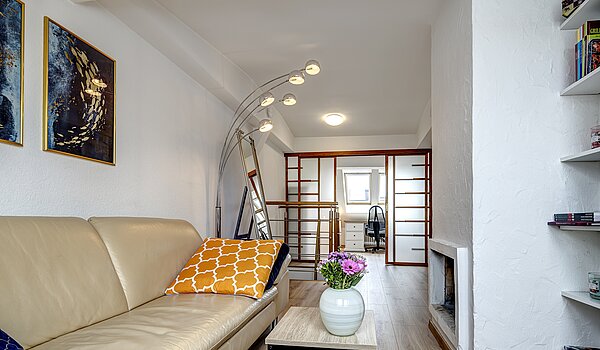 Appartamento mansardato a 4.5 camere | München-Ludwigsvorstadt | 70461 | Wohnen / Essen