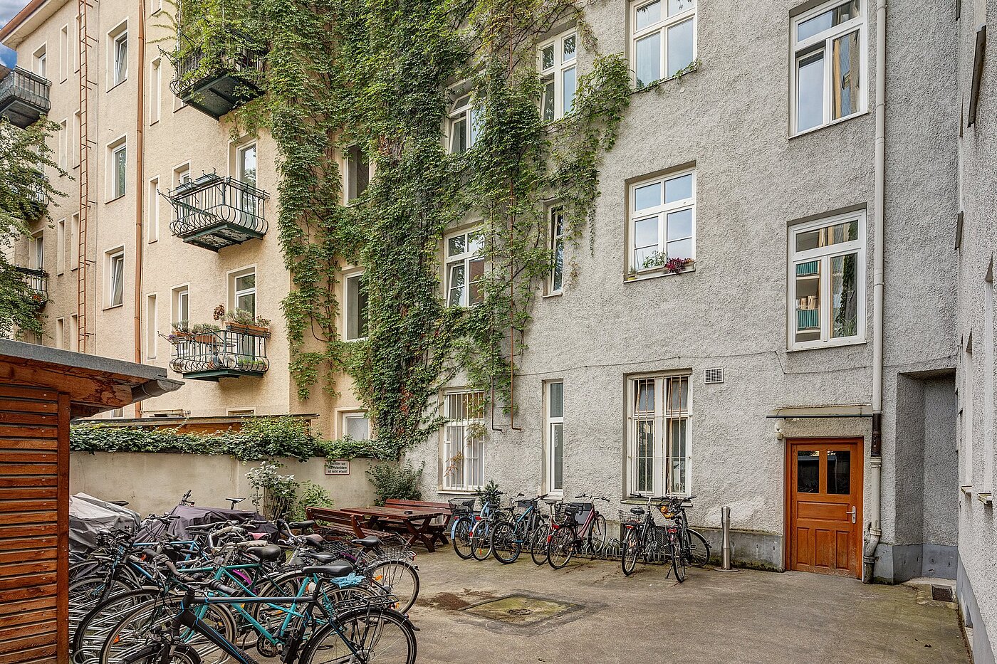 Appartamento a 5 camere | München-Au | 2009ML3 | Hof mit Fahrradstellplätzen