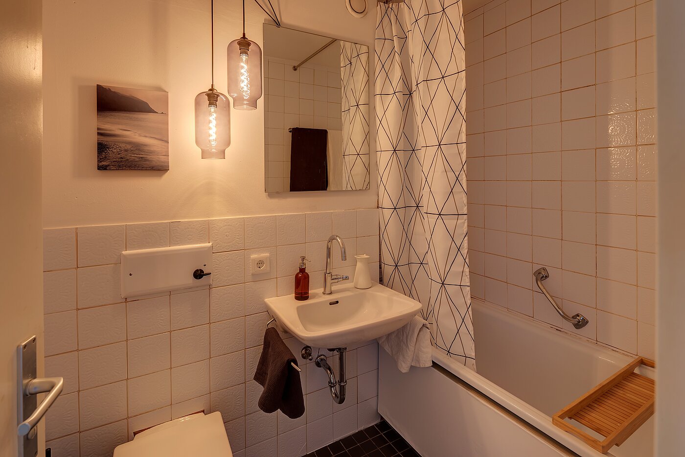 Appartamento a 1 camera | München-Au | 2211ML1 | Badezimmer mit Wanne und...