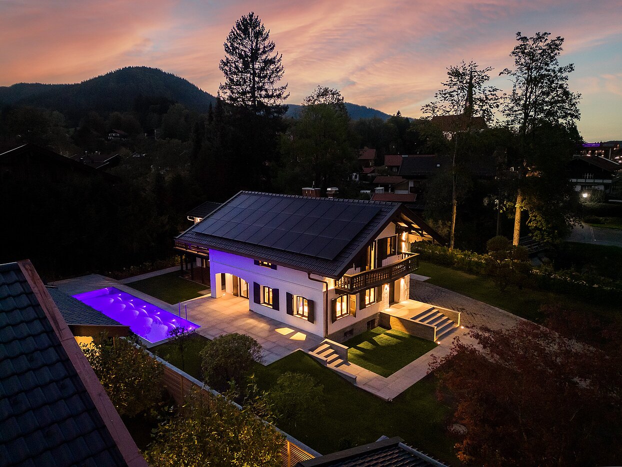 Proprietà speciale a 15 camere | Bad Wiessee | 701591 | Luftaufnahme vom Landhaus