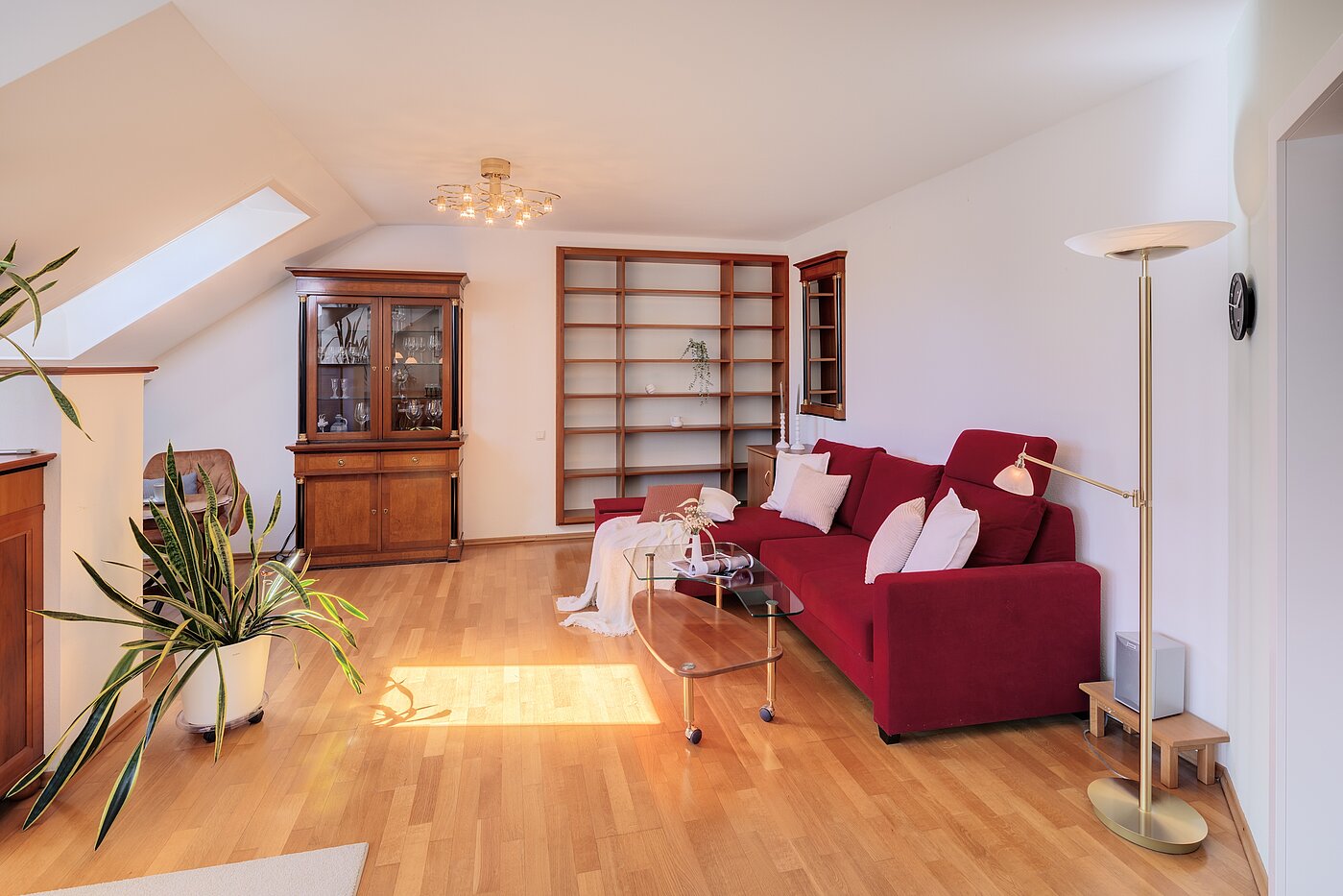 Appartamento mansardato a 3 camere | 70501 | ...Wohnen