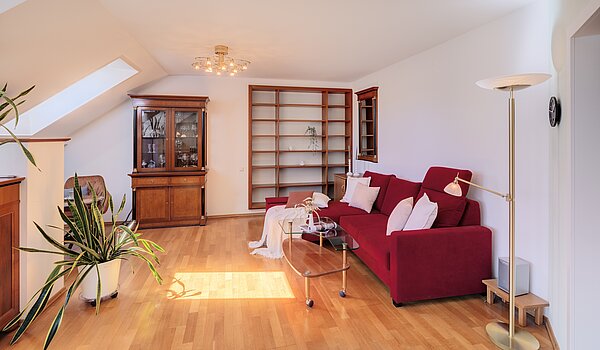 Appartamento mansardato a 3 camere | 70501 | ...Wohnen