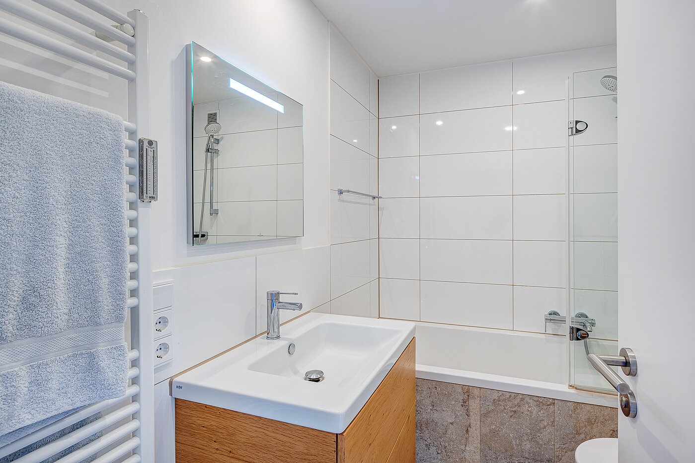Apartment a 1 camera | München-Schwabing | 70198 | Bad mit Waschtisch...