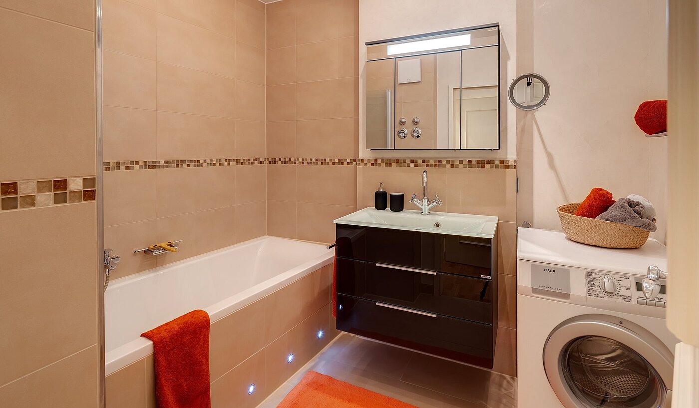 Appartamento a 2 camere | München-Altstadt | 2106ML7 | Bad mit Badewanne und...