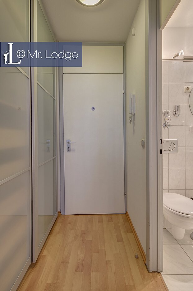 Appartamento a 1 camera | München-Sendling-Westpark | 1706ML8 | Diele mit Einbauschrank