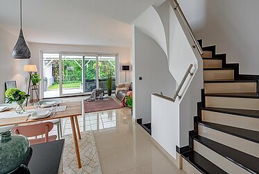 Aubing: Casa bifamiliare in ottime condizioni - Arredamento elegante - Posizione tranquilla