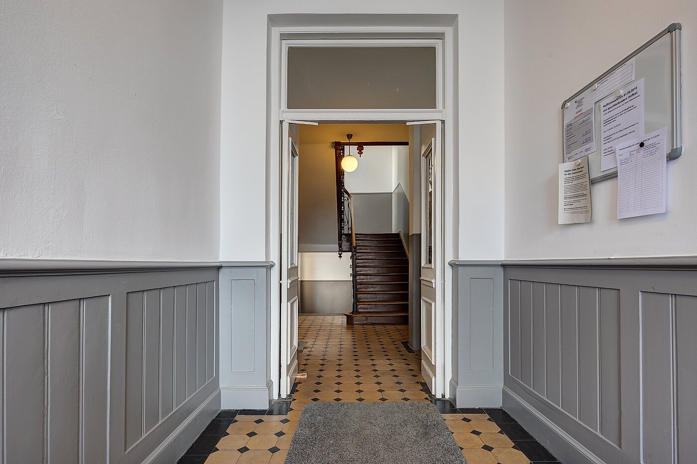 Appartamento a 3 camere | München-Ludwigsvorstadt | 1905ML1 | Stilechtes Treppenhaus