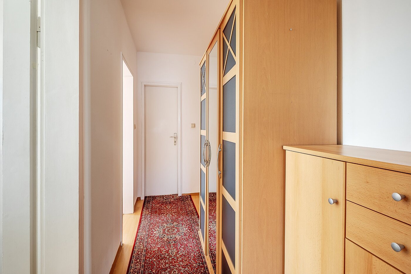 Appartamento a 2 camere | München-Sendling-Westpark | 2003ML10 | Flur mit Garderobe
