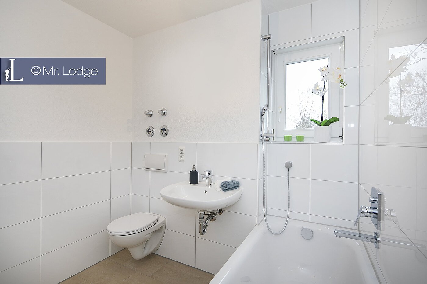 Appartamento a 5 camere | 1702ML3 | Bad mit Fenster