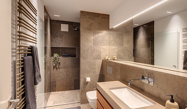 Appartamento a 3 camere | 70046 | Luxuriöses Gäste-Bad...