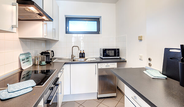 Appartamento a 2 camere | Haar | 70426 | ...Küche mit Einbauten...