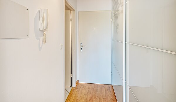 Apartment a 2 camere | München-Feldmoching | 70466 | Flur Richtung Eingang