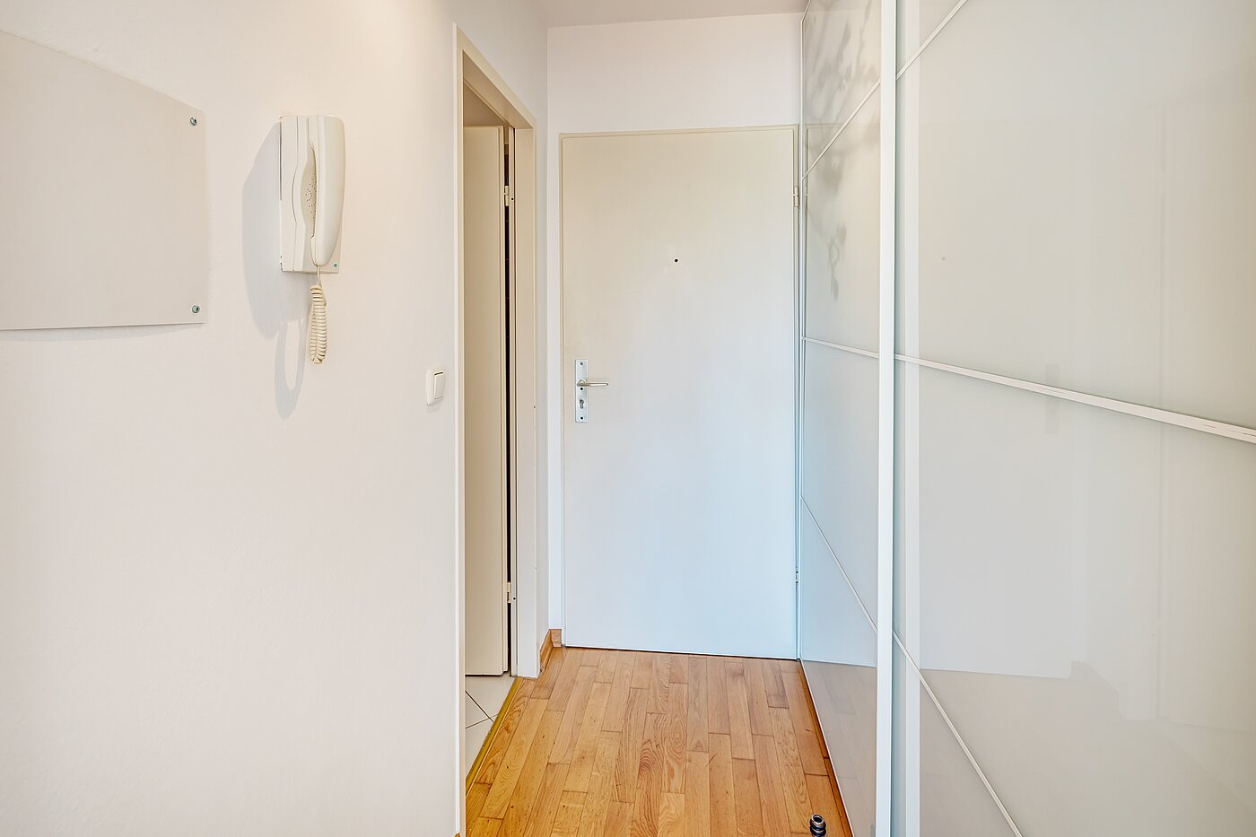 Apartment a 2 camere | München-Feldmoching | 70466 | Flur Richtung Eingang