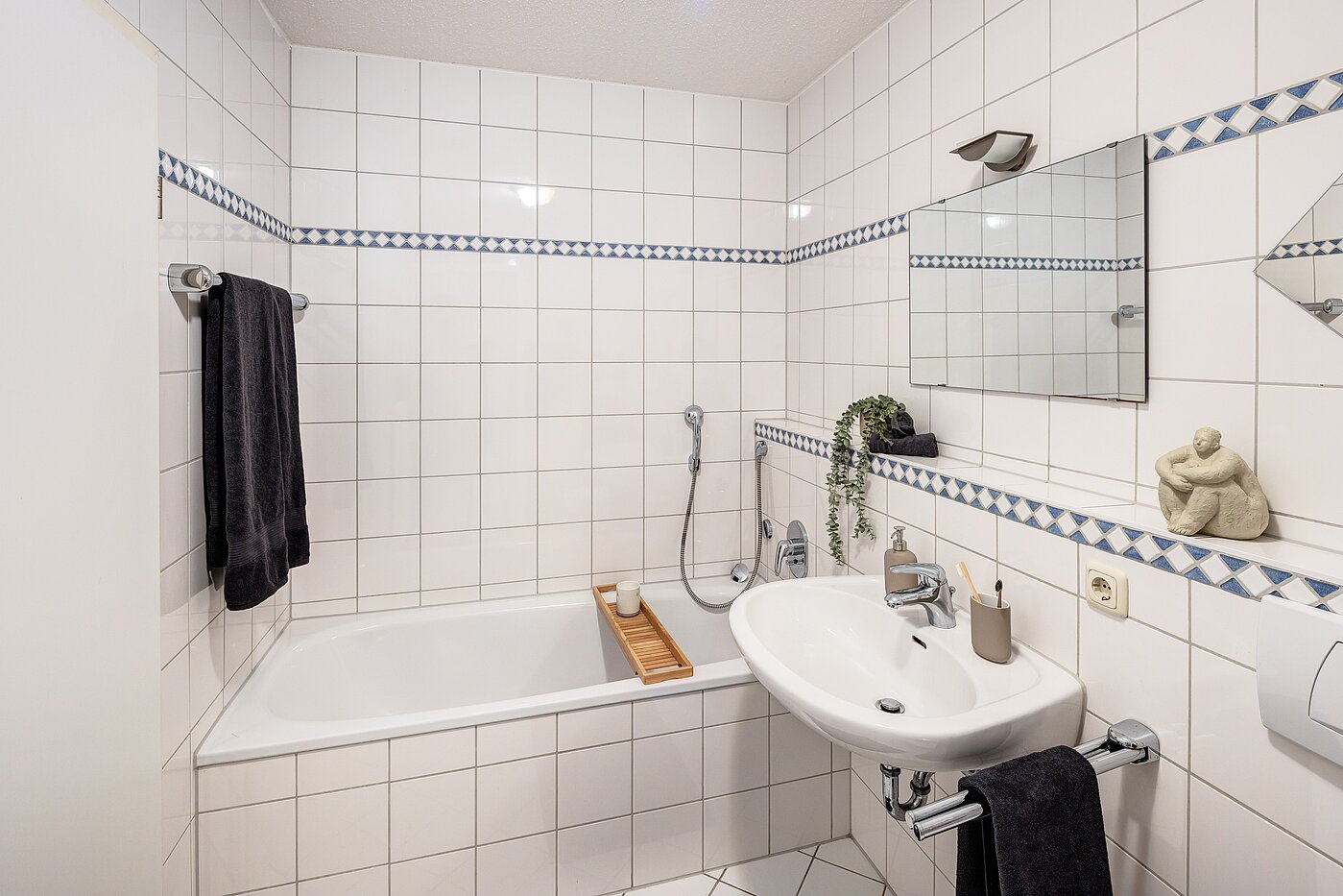 Appartamento Maisonette a 3.5 camere | München-Trudering | 70238 | Bad mit Badewanne...