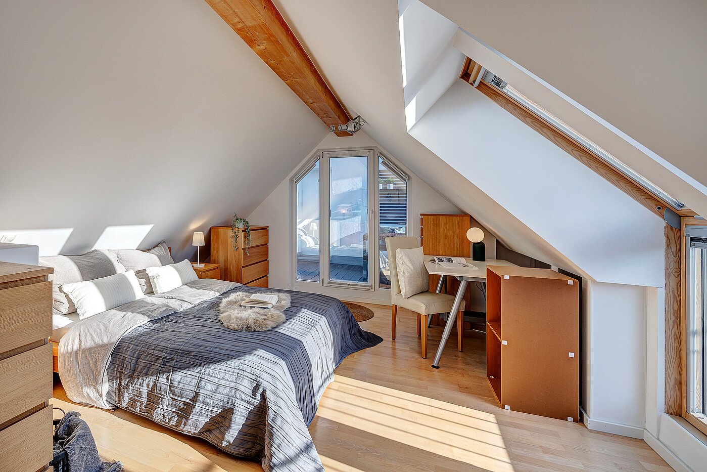 Appartamento Maisonette a 2.5 camere | München-Ludwigsvorstadt | 2111ML5 | ...zum Schlafzimmer und...