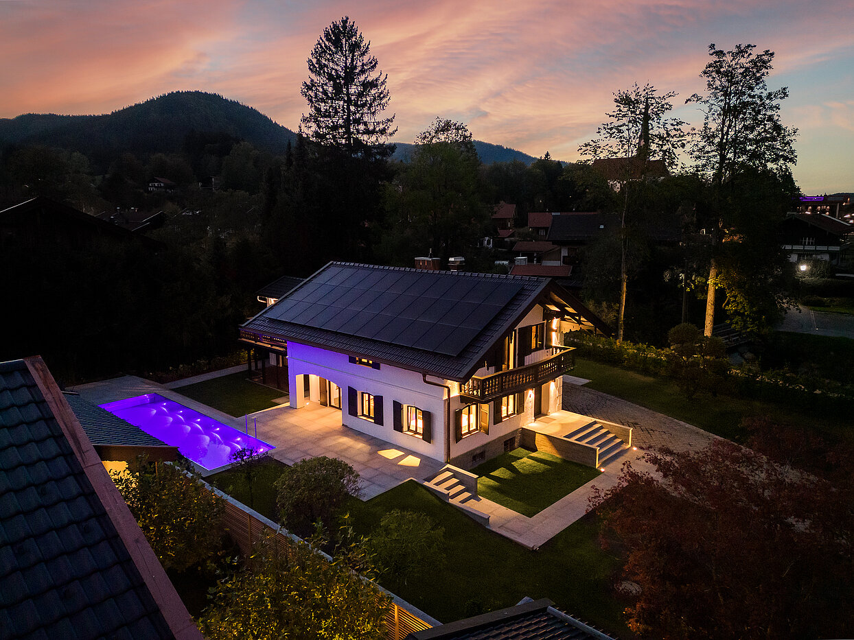 Proprietà speciale a 15 camere | Bad Wiessee | 701592 | Luftaufnahme vom Landhaus