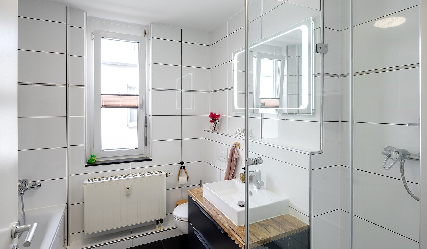 Casa bifamiliare a 5 camere | Unterföhring | 70119 | Bad mit Fenster