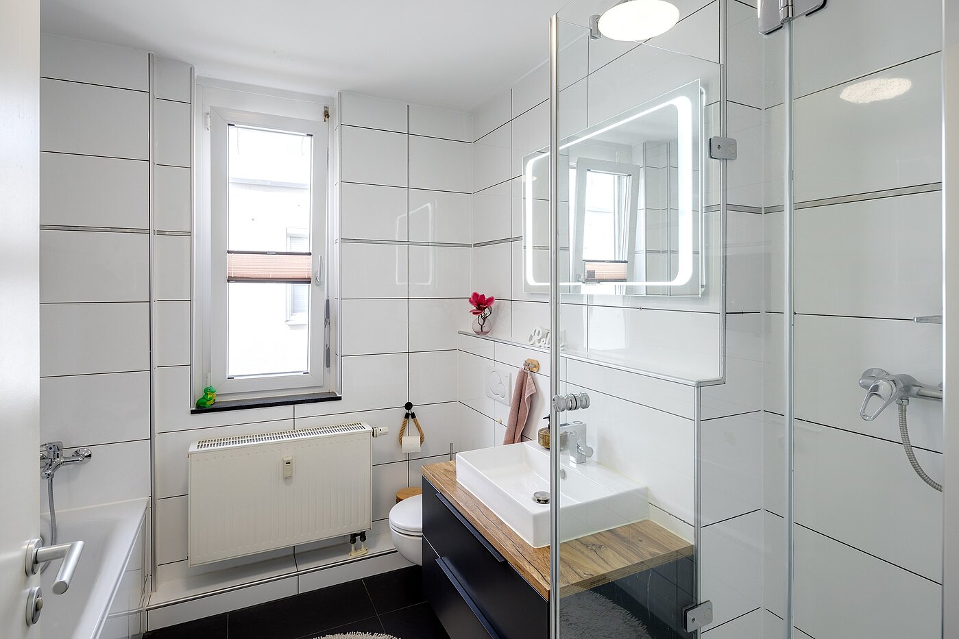 Casa bifamiliare a 5 camere | Unterföhring | 70119 | Bad mit Fenster
