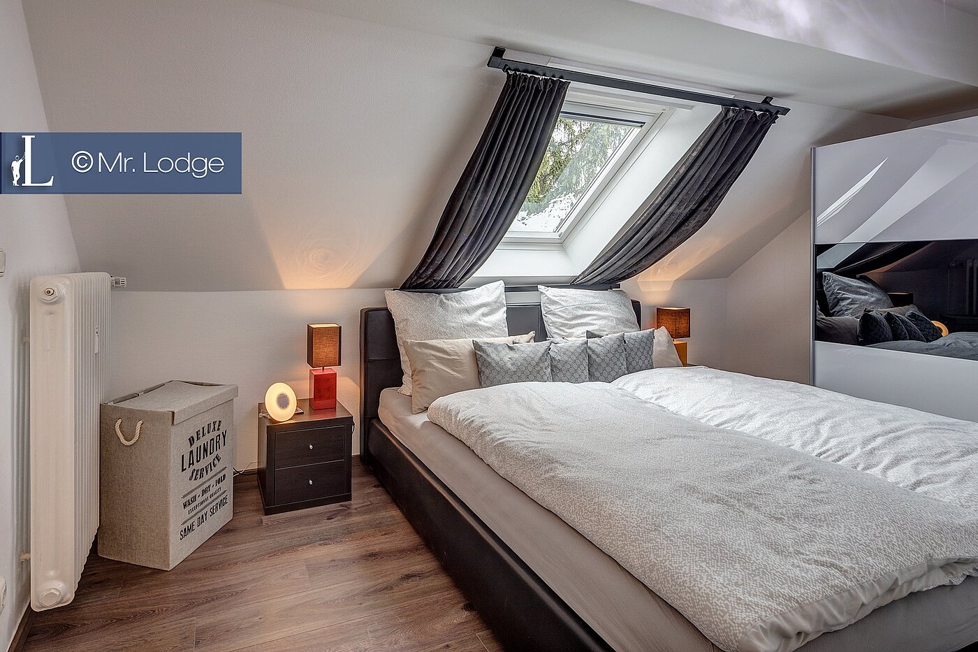 Appartamento mansardato a 3 camere | München-Hasenbergl | 1803D9 | Großzügiges Schlafzimmer