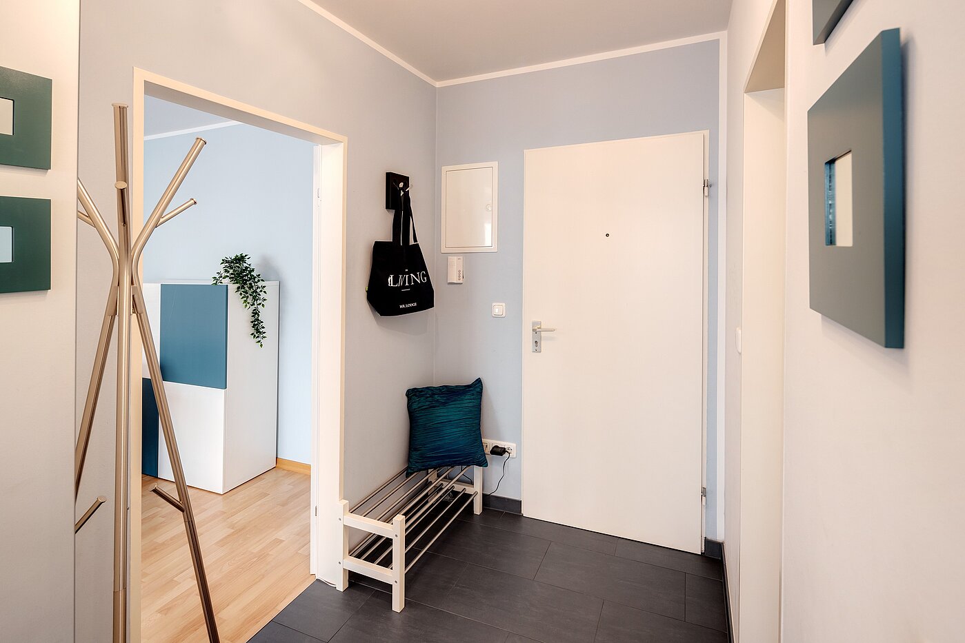 Appartamento a 2 camere | München-Schwabing | 70013 | Diele Blickrichtung Eingang