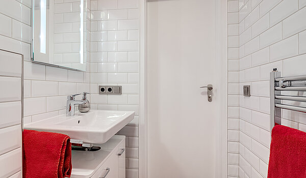 Appartamento a 2 camere | München-Bogenhausen | 70287 | Weiß gefliestes Bad...